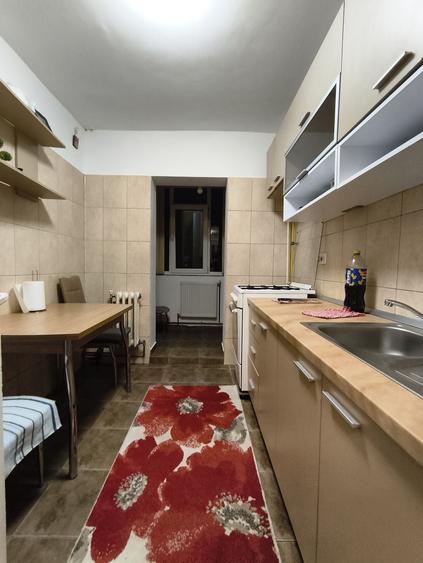 Apartament cu 2 camere decomandat în Galata