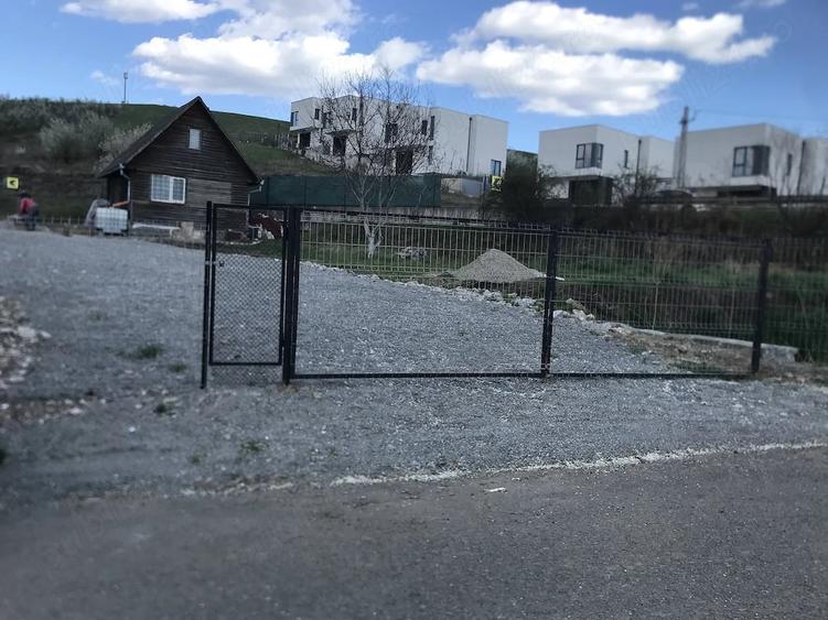 Teren de 872 mp, în Dezmir