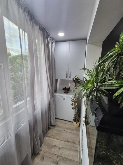 Apartament cu 4 camere decomandat în Berceni