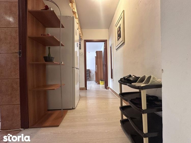 Apartament cu 3 camere în Micro 4