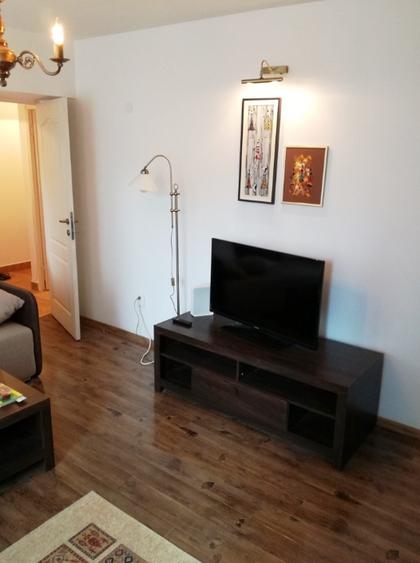 Apartament cu 2 camere semidecomandat în Universitate