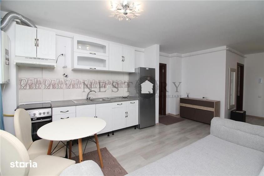 Apartament cu 3 camere semidecomandat în Între Lacuri