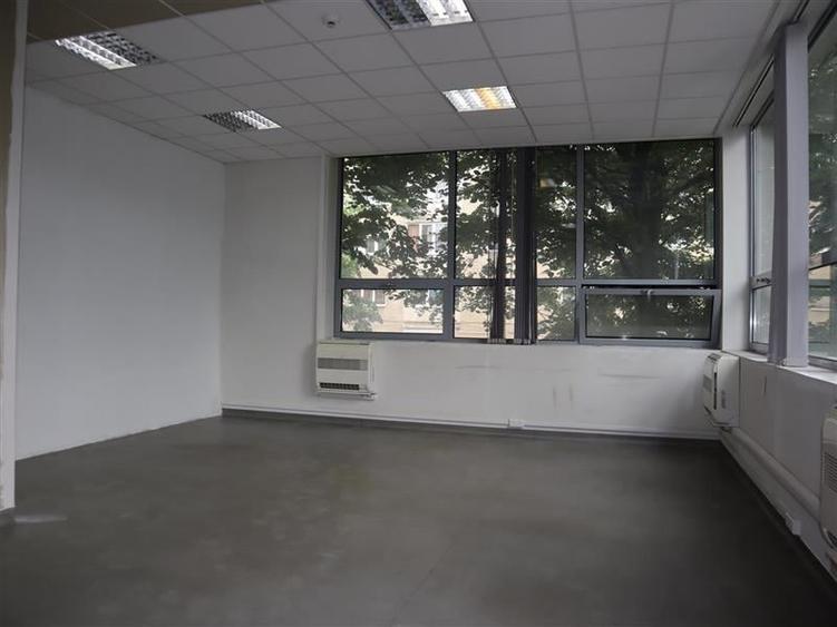 Birou, de 330 mp, în Blașcovici