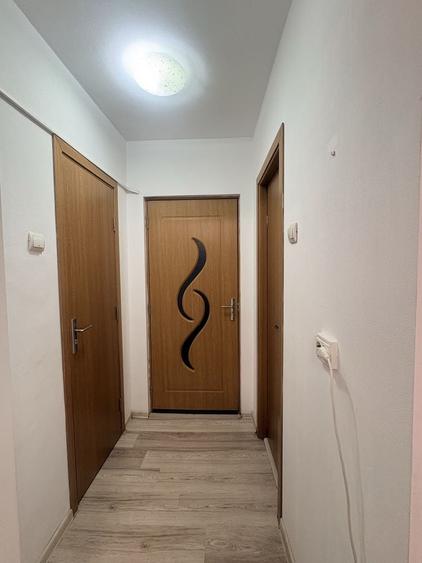 Apartament cu 2 camere semidecomandat în Dâmbovița