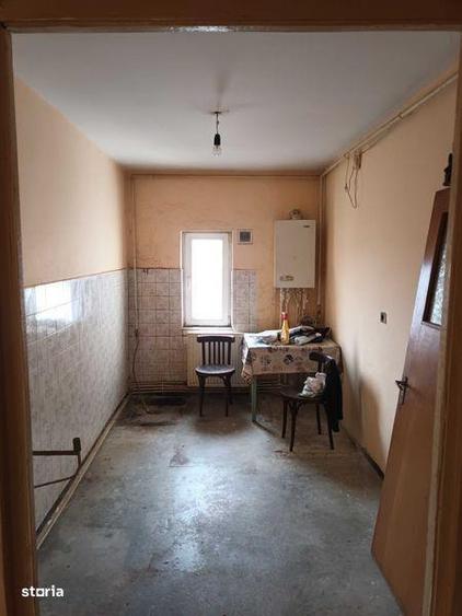 Apartament cu 4 camere decomandat în Central