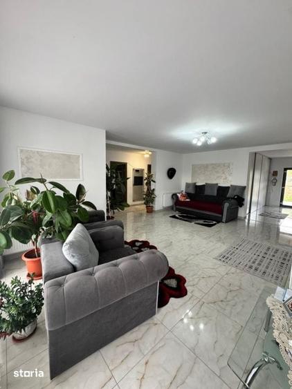 Casă cu 4 camere cu Teren 720 Mp în Central