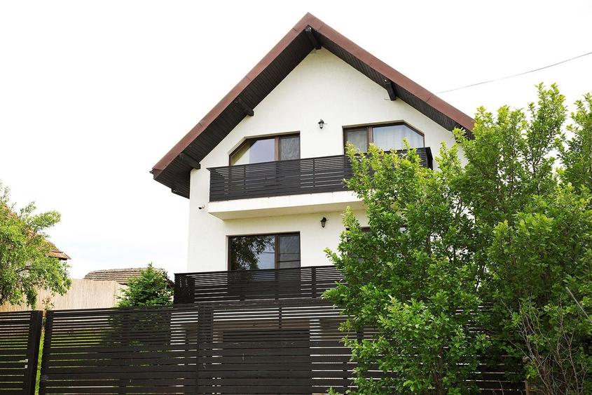 Casă individuală cu 11 camere cu Piscina în Apateu