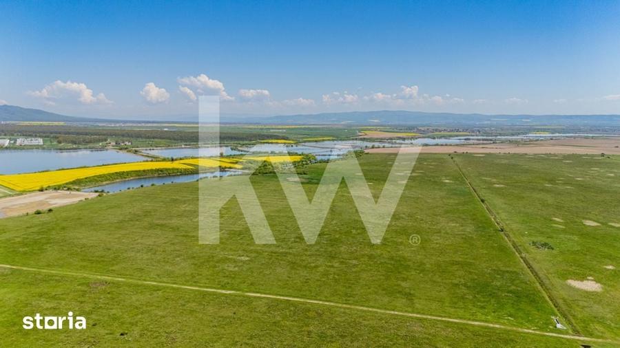 Teren de 4700 mp, în Central