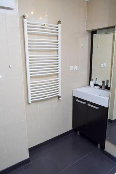 Apartament cu 2 camere semidecomandat, mobilat în Berceni