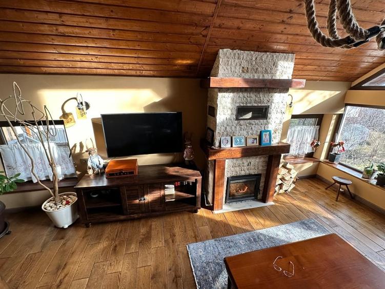 Casă cu 3 camere cu Teren 2500 Mp în Pruni