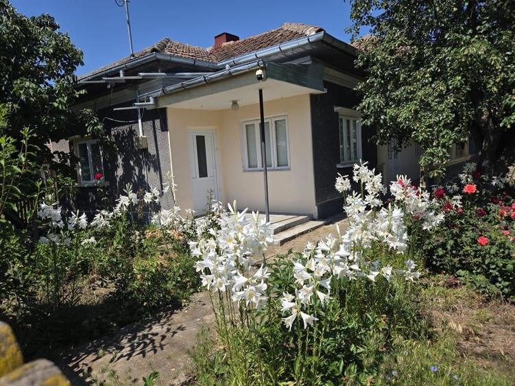 Casă individuală cu 5 camere cu Canalizare în Valea Roșie