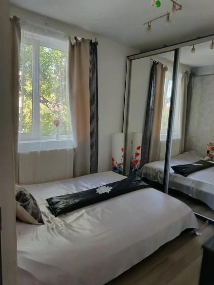 Apartament cu 3 camere semidecomandat în Tătărași