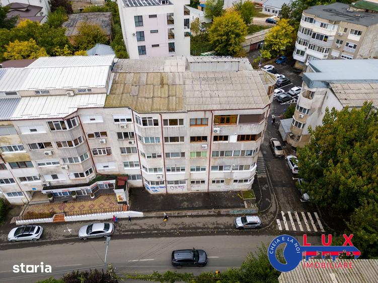 Apartament cu 3 camere decomandat în Babadag