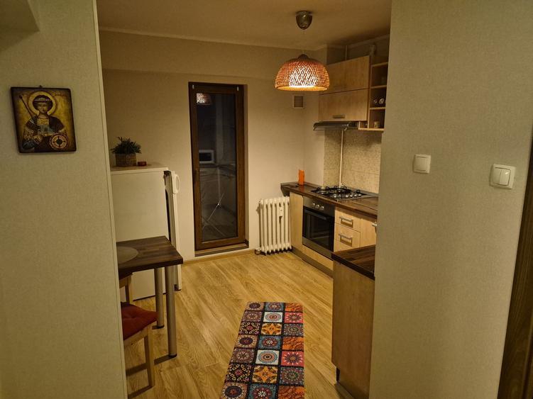 Garsonieră decomandată în Central