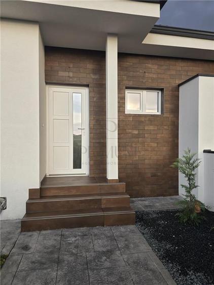Duplex cu 3 camere cu Teren 330 Mp în Moșnița Nouă