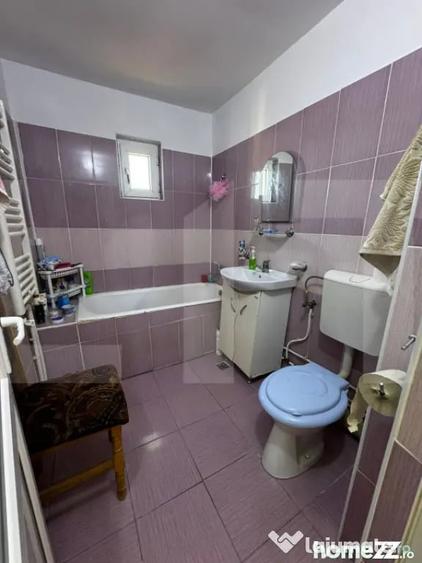Apartament cu 3 camere decomandat, mobilat în Central