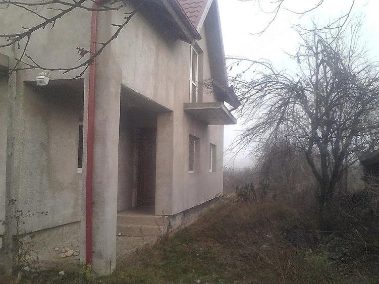 Casă cu 3 camere cu Teren 1000 Mp în Adunații-Copăceni
