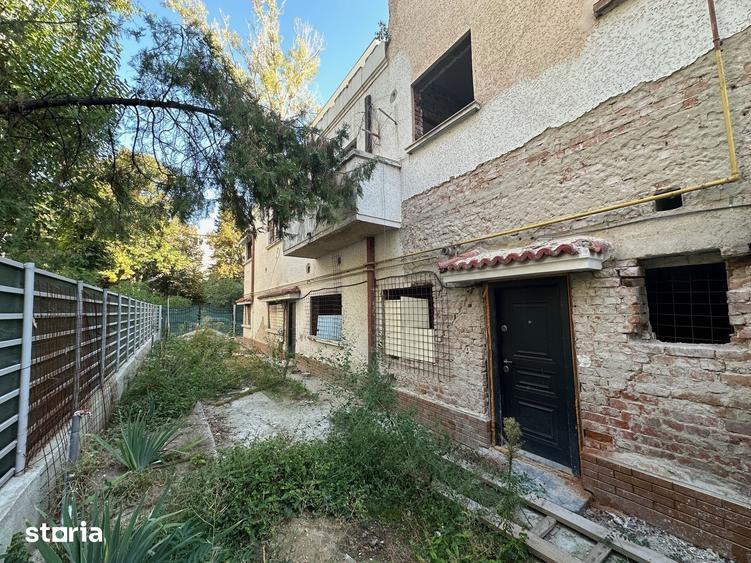Casă cu 7 camere cu Teren 232 Mp în Floreasca