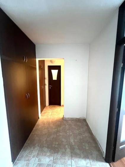 Apartament cu 2 camere decomandat în Rovine
