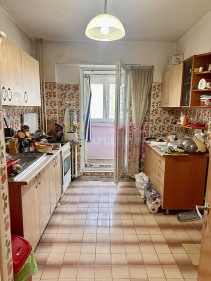 Apartament cu 3 camere decomandat în Iancului
