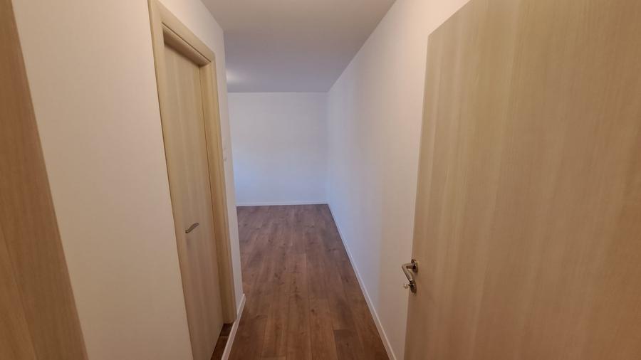 Apartament cu 2 camere decomandat în Lacul Tei