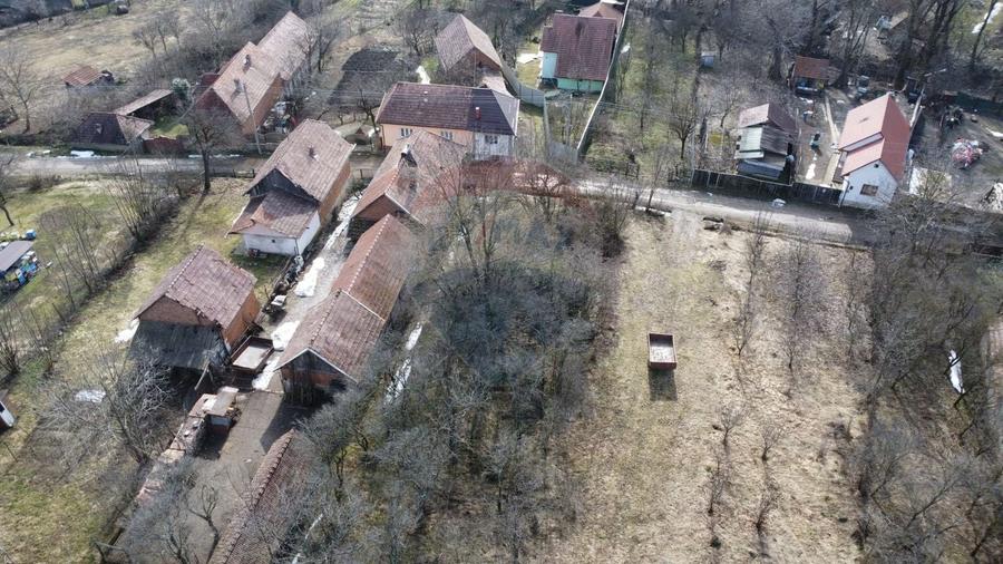 Teren Construcții intravilan de 1271 mp, în Izvoarele (Livezile)