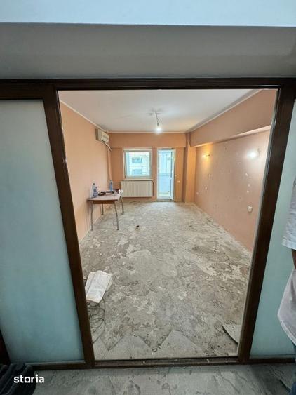 Apartament cu 3 camere în Tomis I