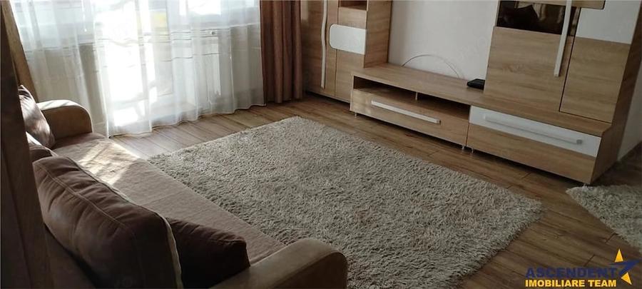 Apartament cu 2 camere semidecomandat în Simeria