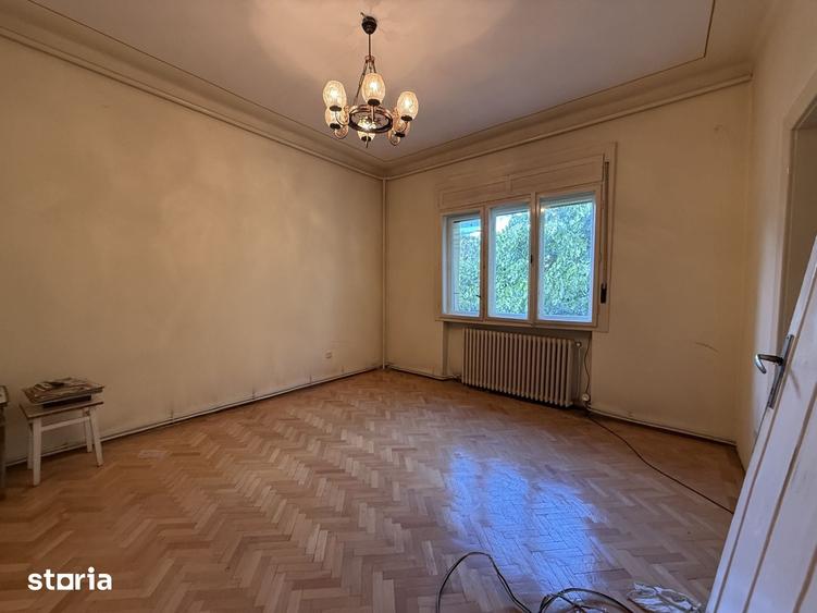 Apartament cu 3 camere decomandat în Olimpia-Stadion