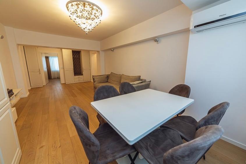 Apartament cu 4 camere, mobilat în Unirii