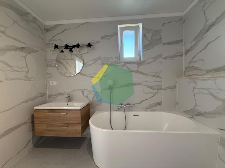 Duplex cu 4 camere cu Canalizare în Odăi
