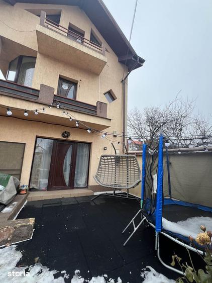 Casă cu 8 camere cu Teren 216 Mp în Afumați
