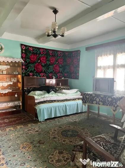 Casă cu 3 camere cu Teren 800 Mp în Siret