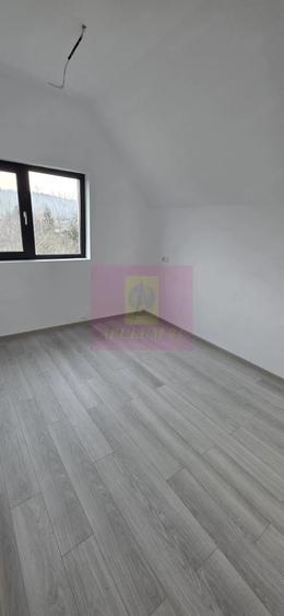 Vila de vanzare cu 4 camere in Brebu - 20