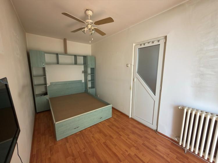 Apartament cu 2 camere semidecomandat, mobilat în Republicii