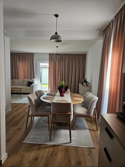 Duplex cu 4 camere cu Canalizare în Moșnița Nouă