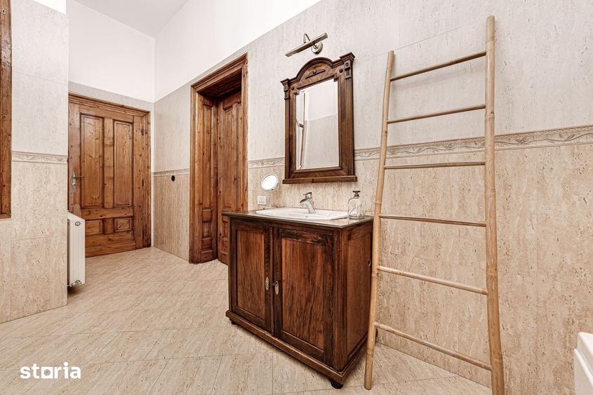 Apartament cu 4 camere în Central