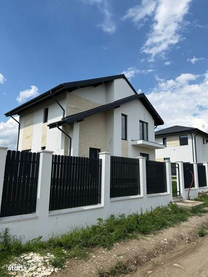 Casă cu 4 camere cu Teren 420 Mp în Valea Adâncă