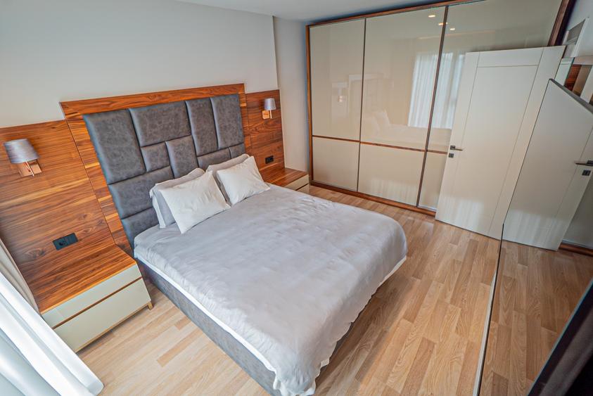Apartament cu 3 camere, mobilat în Universitate