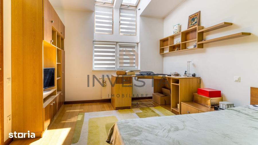 Casă cu 6 camere cu Teren 471 Mp în Central