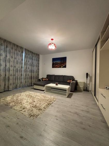 Apartament cu 2 camere decomandat, mobilat în Roșu