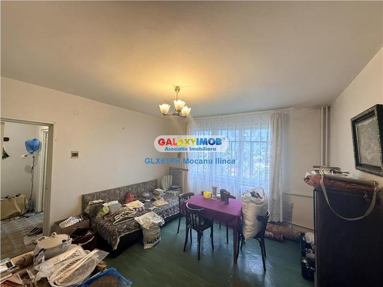 Apartament cu 3 camere semidecomandat în Cina