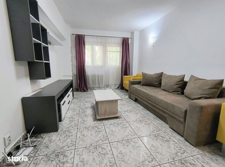 Apartament cu 3 camere semidecomandat în Pantelimon