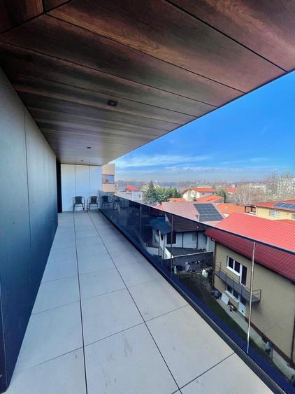 Apartament cu 3 camere decomandat în Băneasa