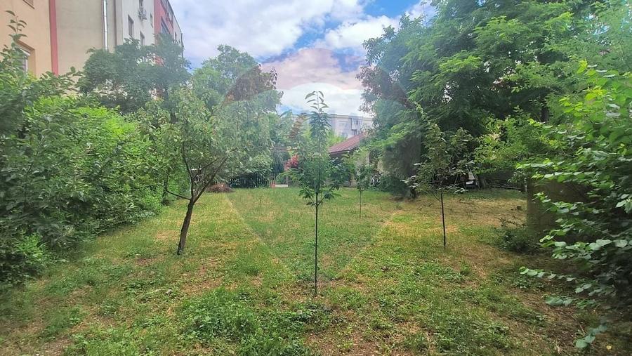 Casă individuală cu 3 camere cu Teren 935 Mp în Micro 14