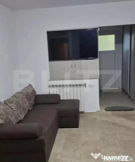 Apartament cu 3 camere decomandat în Nicolina