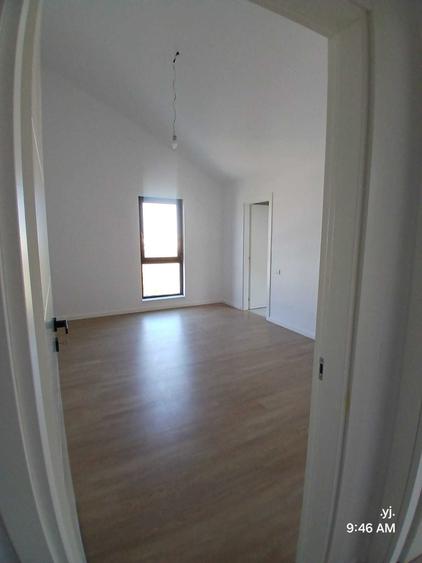 Casă cu 3 camere în Tunari