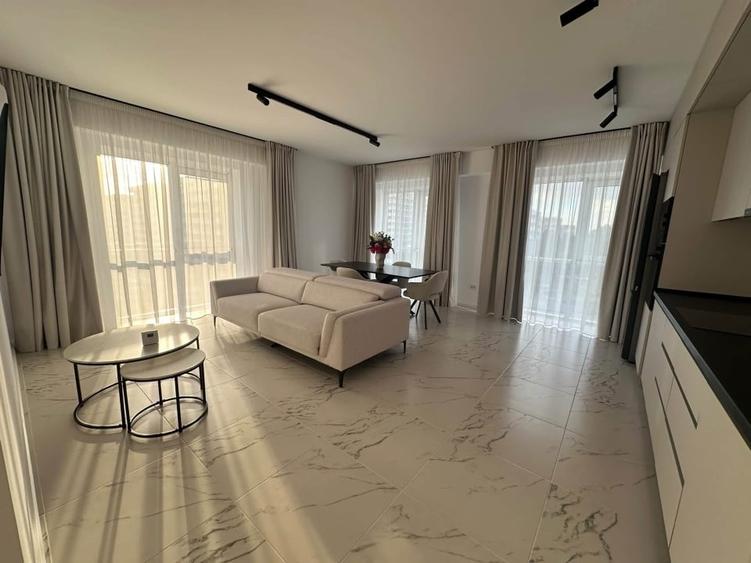 Apartament cu 3 camere semidecomandat, mobilat în Copou