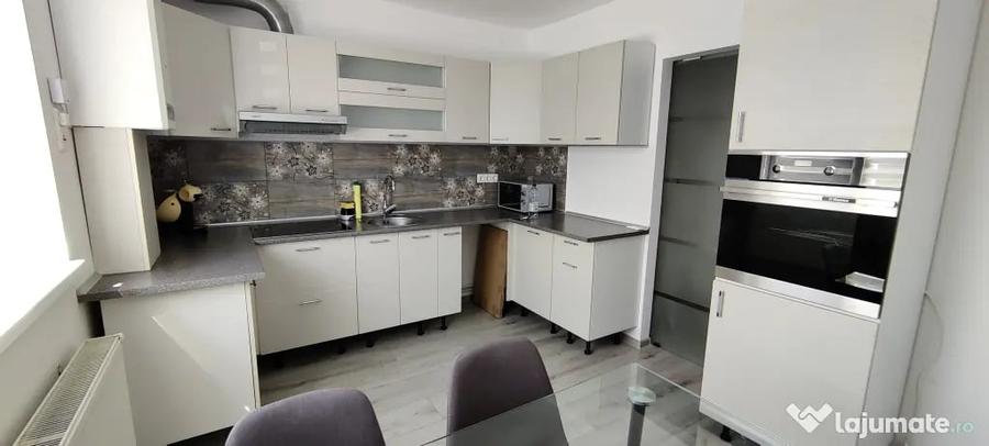 Apartament cu 2 camere decomandat în Lazaret