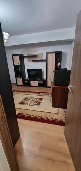 Apartament cu 2 camere decomandat, mobilat în Apusului